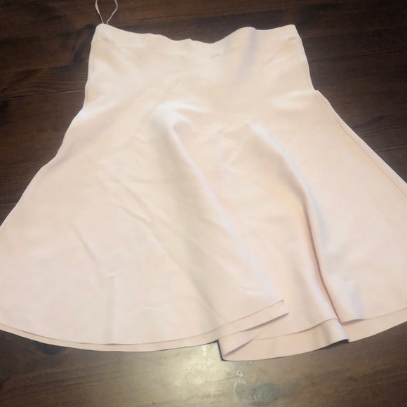 Adorable pink flouncy skirt! - Picture 3 of 3